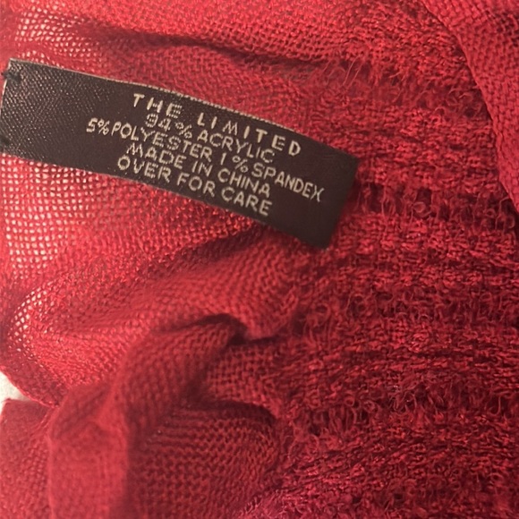 THE LIMITED RED SCARF - Picture 6 of 7